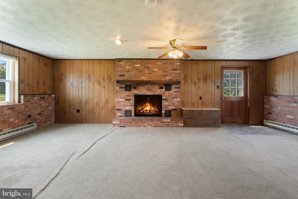 321 Garlic Hollow Rd