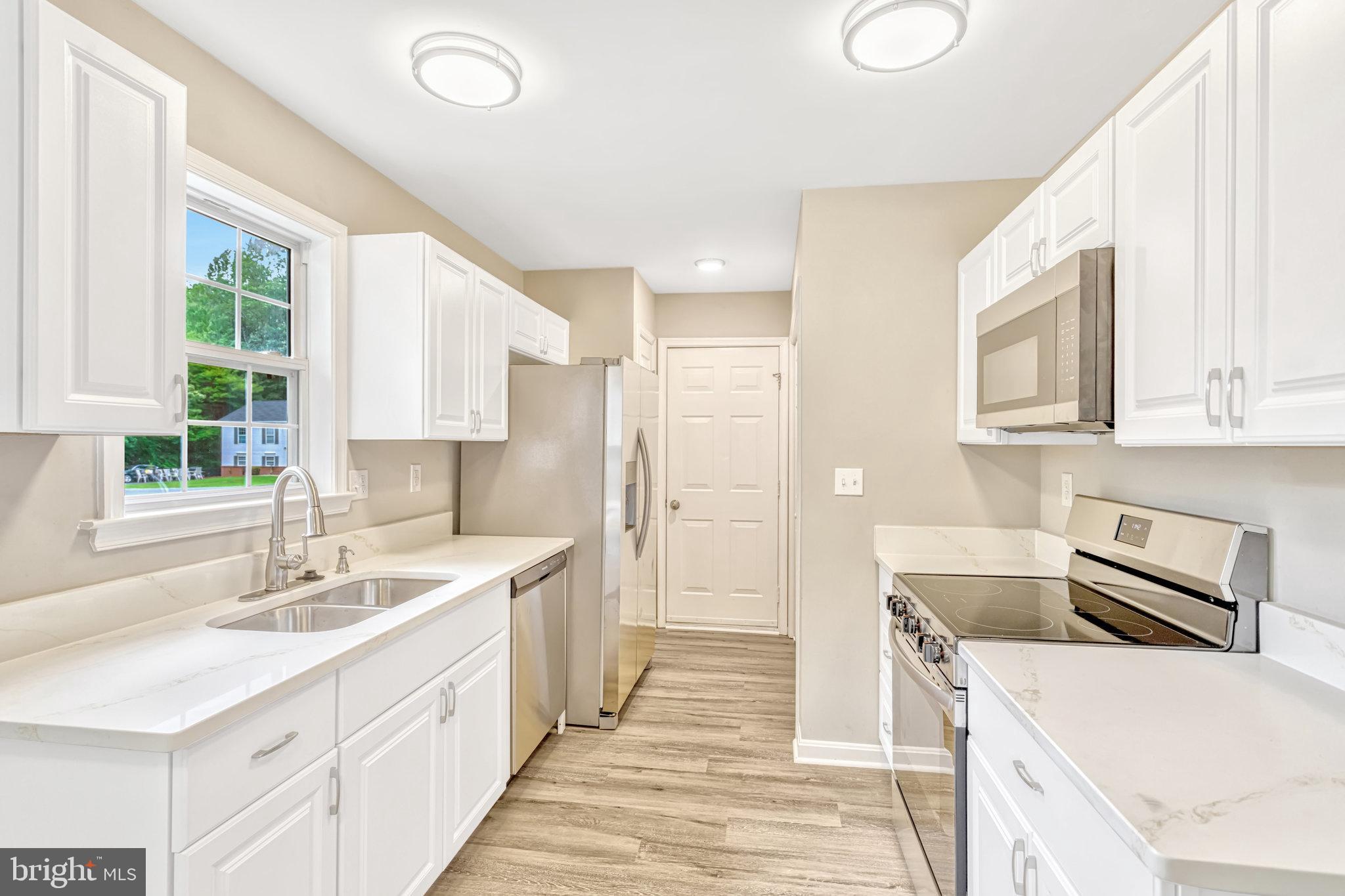 6104 Loriella Park Dr