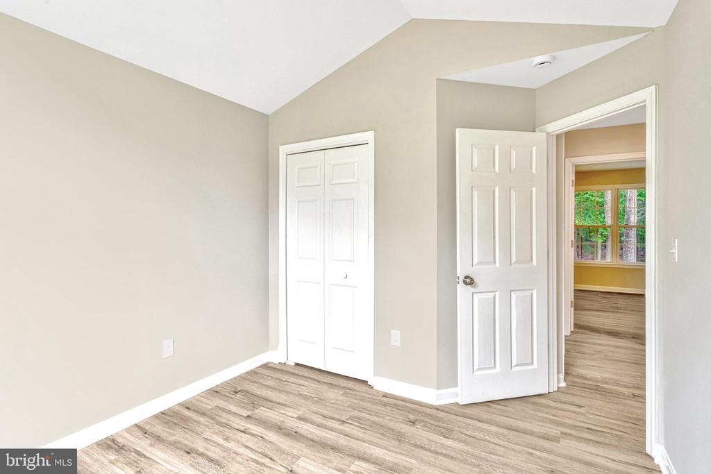 6104 Loriella Park Dr