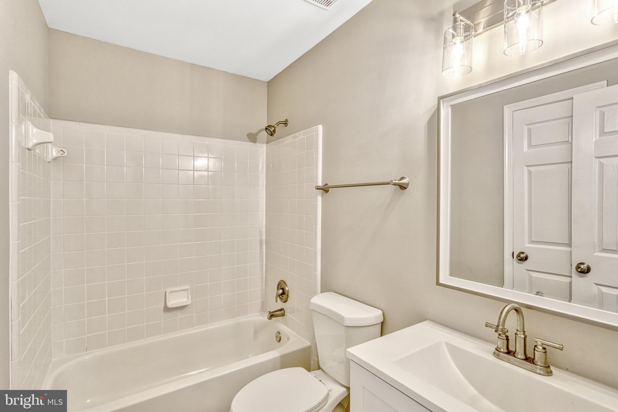 6104 Loriella Park Dr