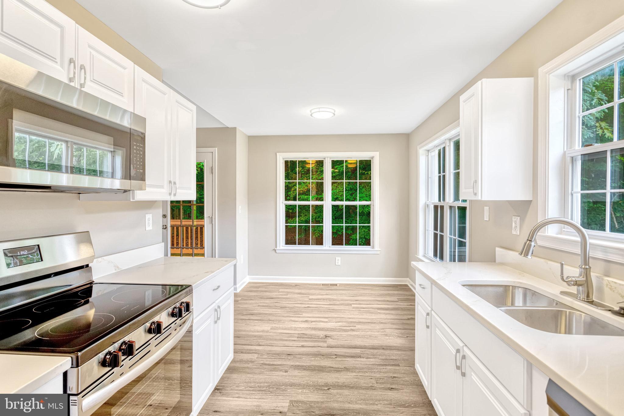 6104 Loriella Park Dr