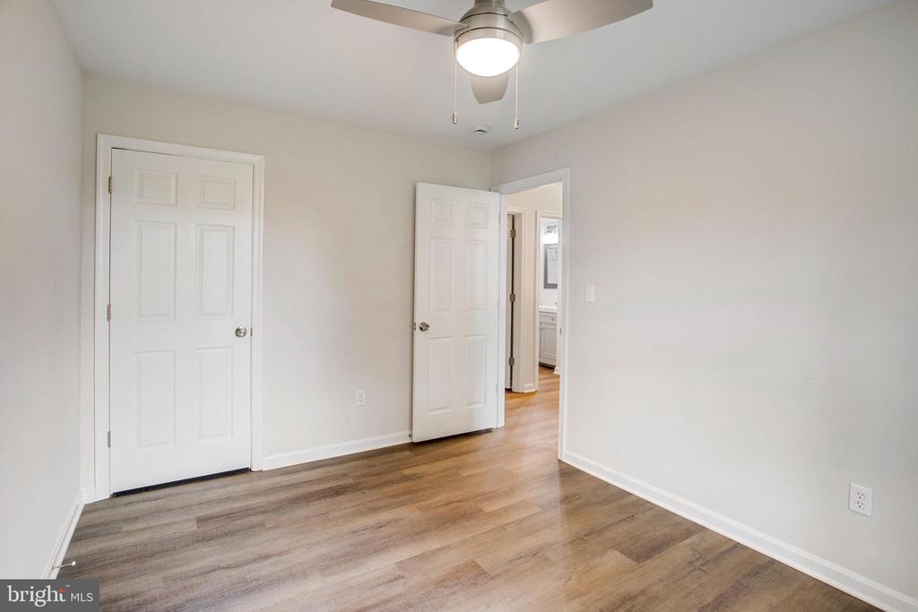 11802 Ashwood Ct