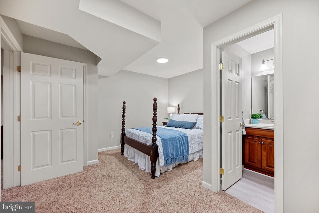 4120 DARTMOOR COURT
