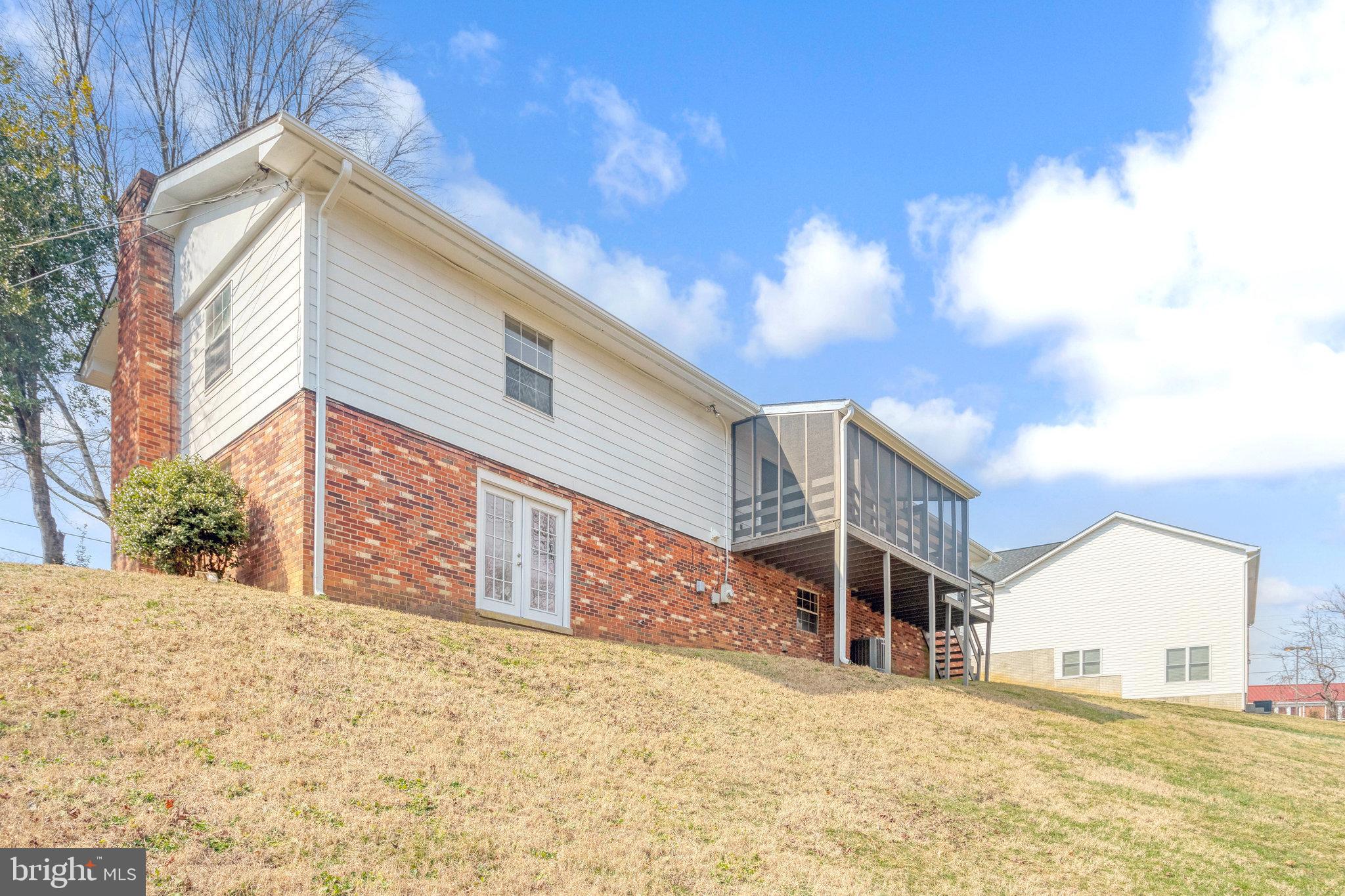 573 Melchers Dr