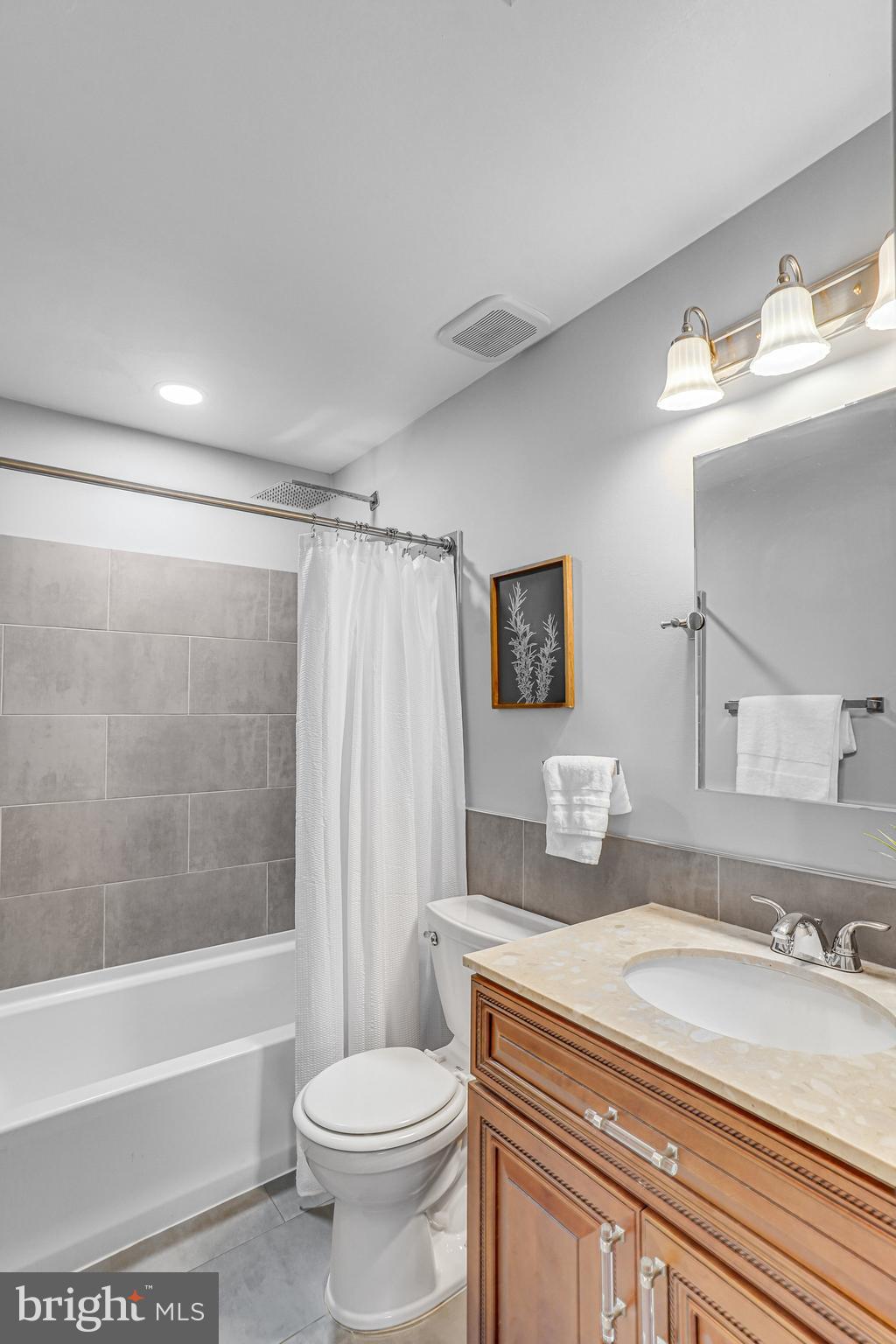 202 GROSVENOR LANE 71