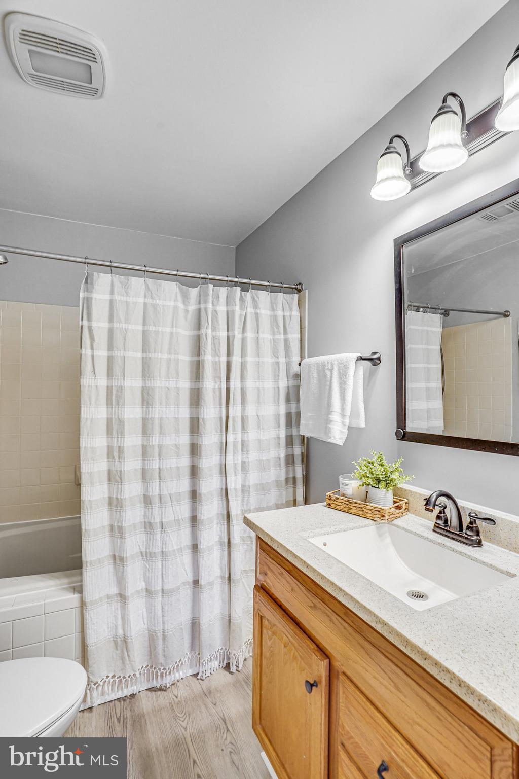 202 GROSVENOR LANE 71