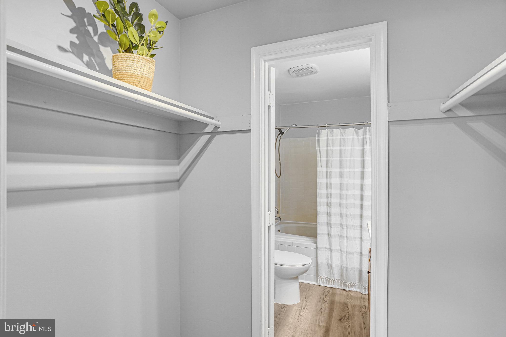 202 GROSVENOR LANE 71