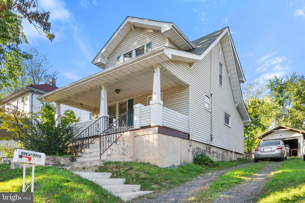 125 W 11th St