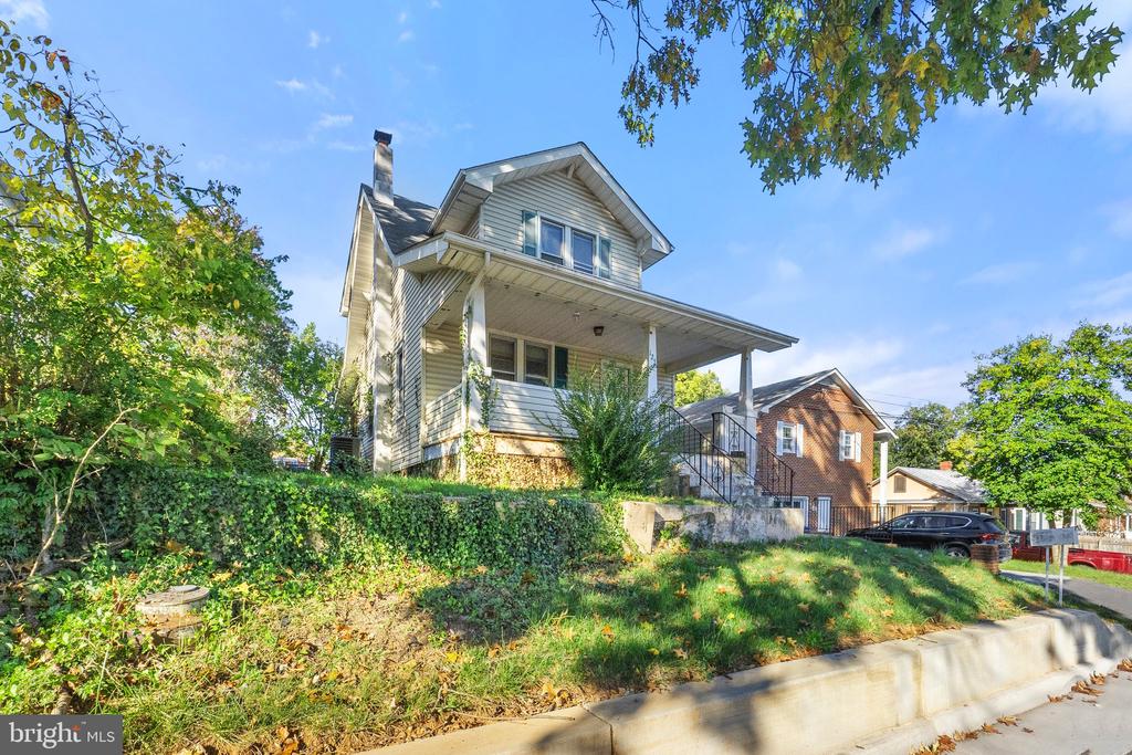 125 W 11th St