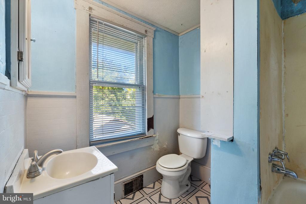 125 W 11th St