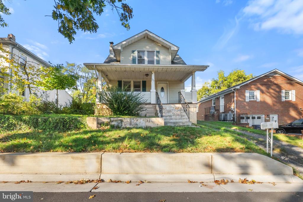125 W 11th St