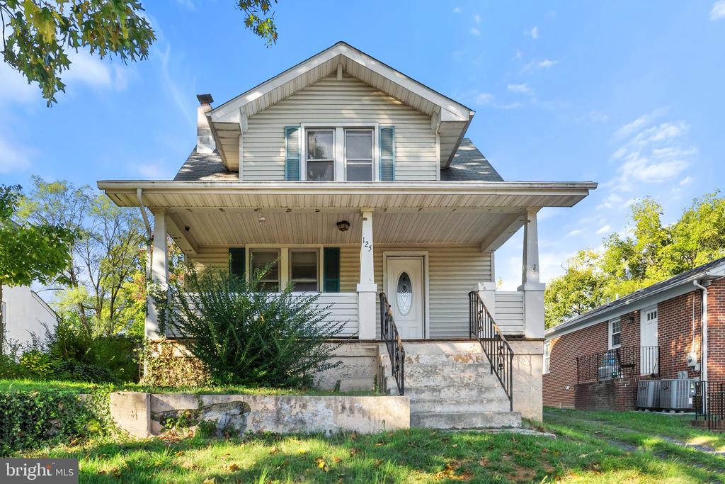 125 W 11th St