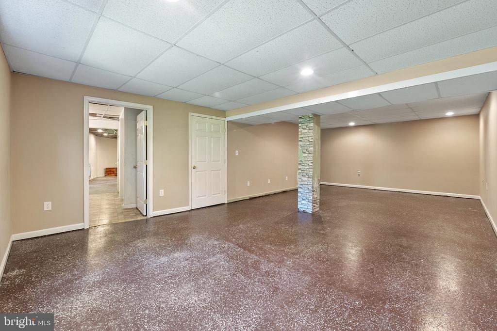 174 Twin Pond View Dr