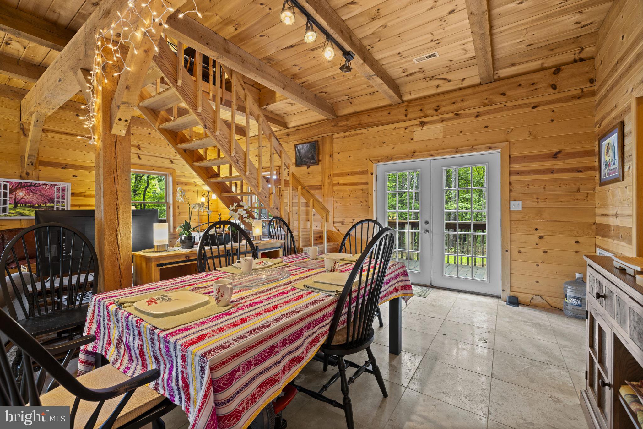 295 CREEKVIEW LANE