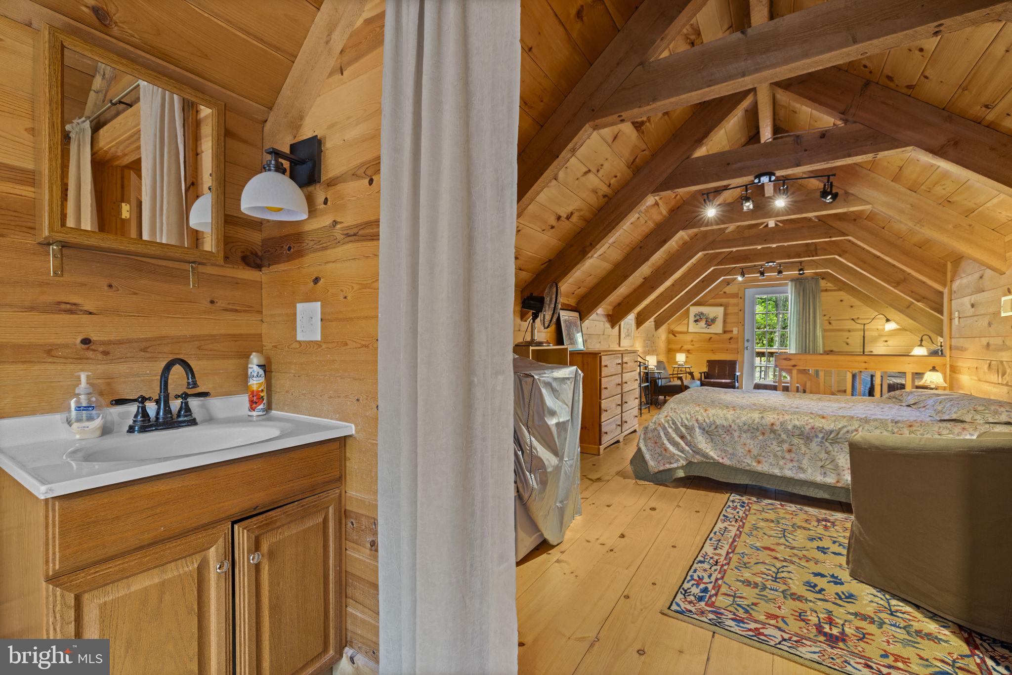 295 CREEKVIEW LANE