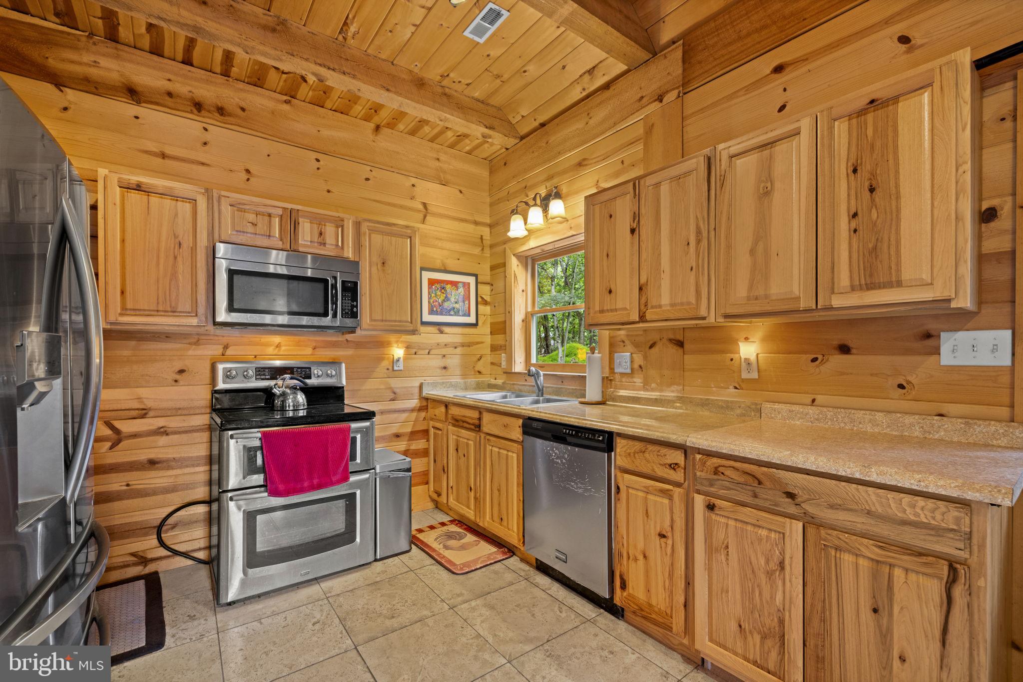 295 CREEKVIEW LANE