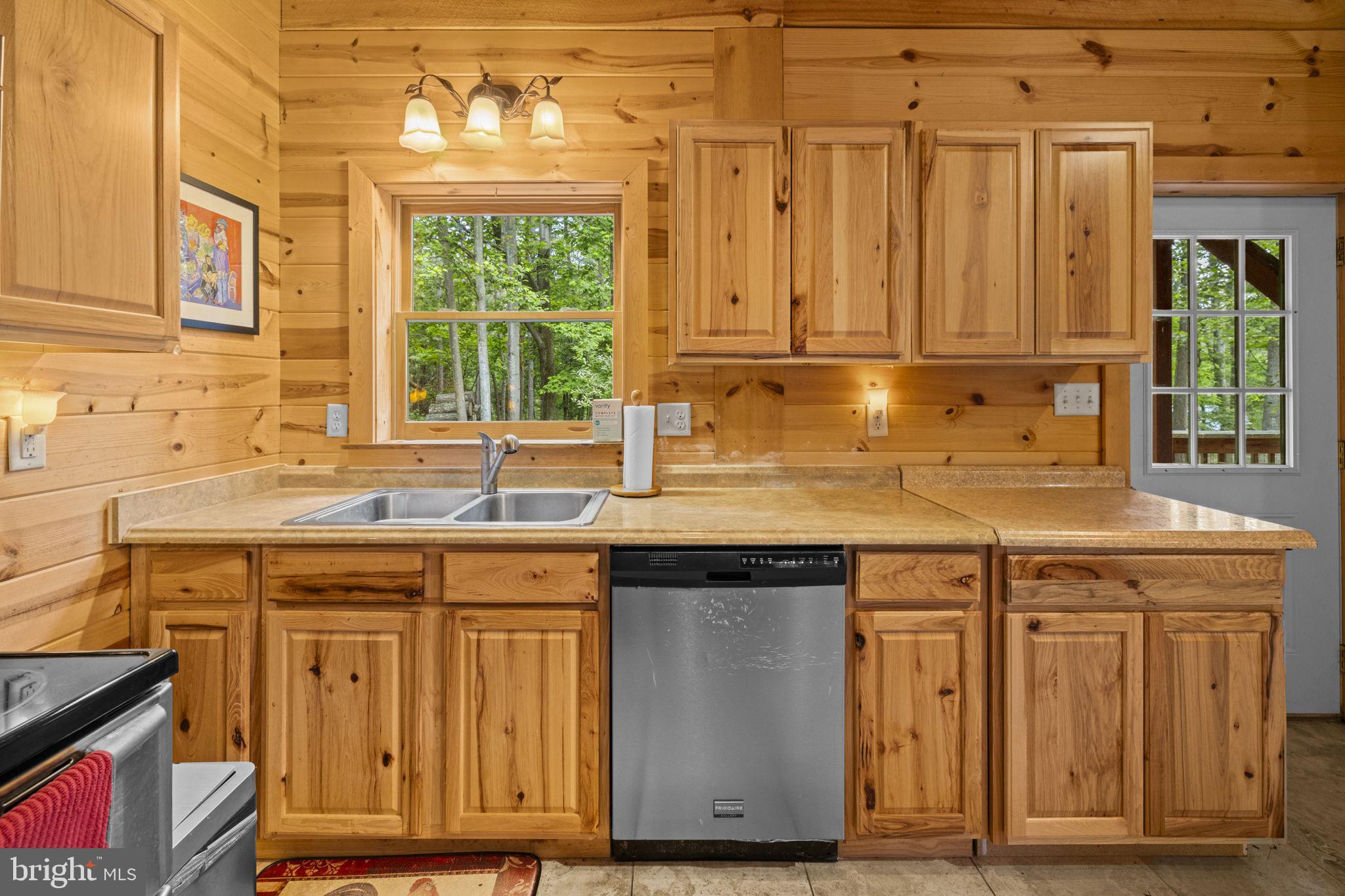 295 CREEKVIEW LANE