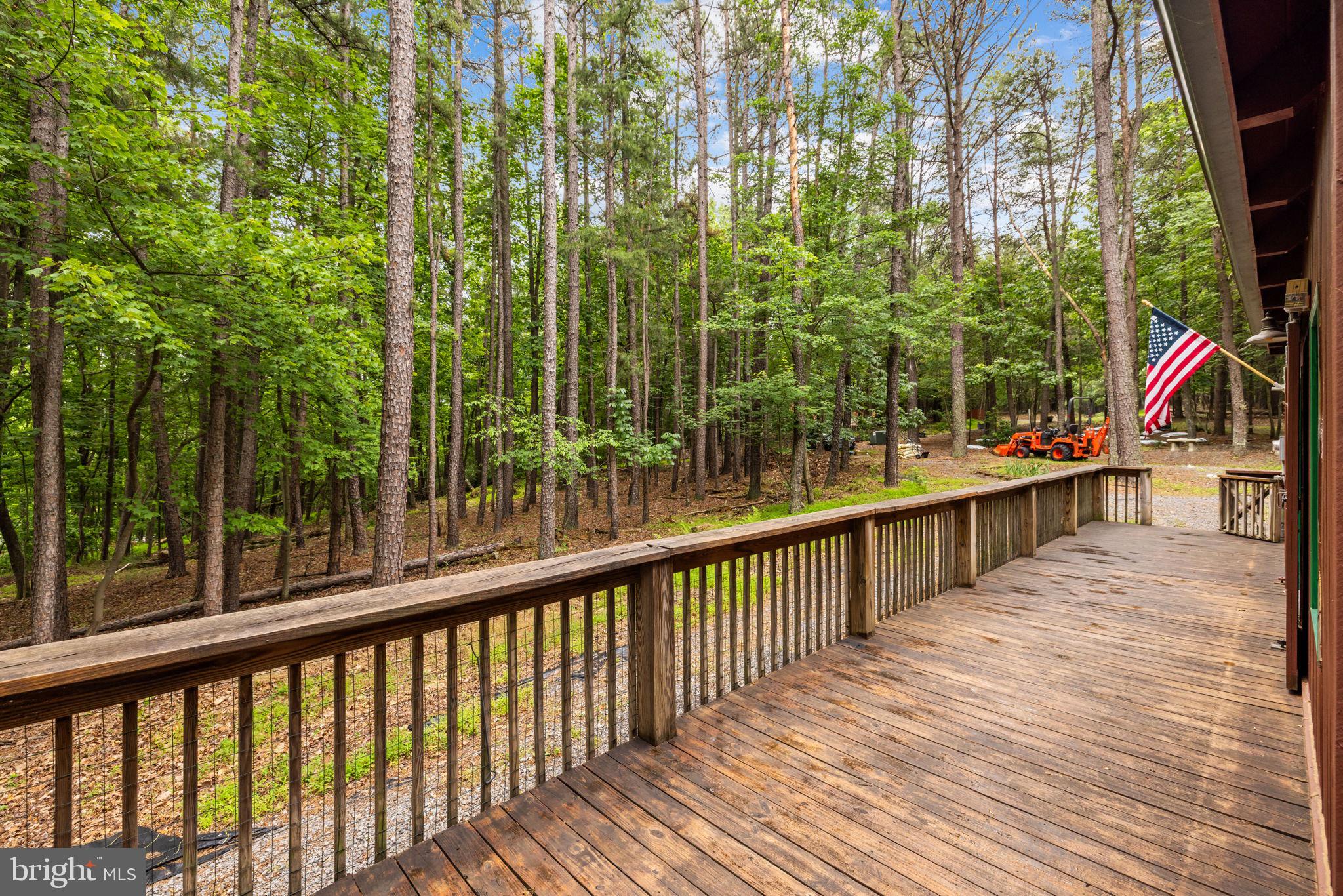 295 CREEKVIEW LANE