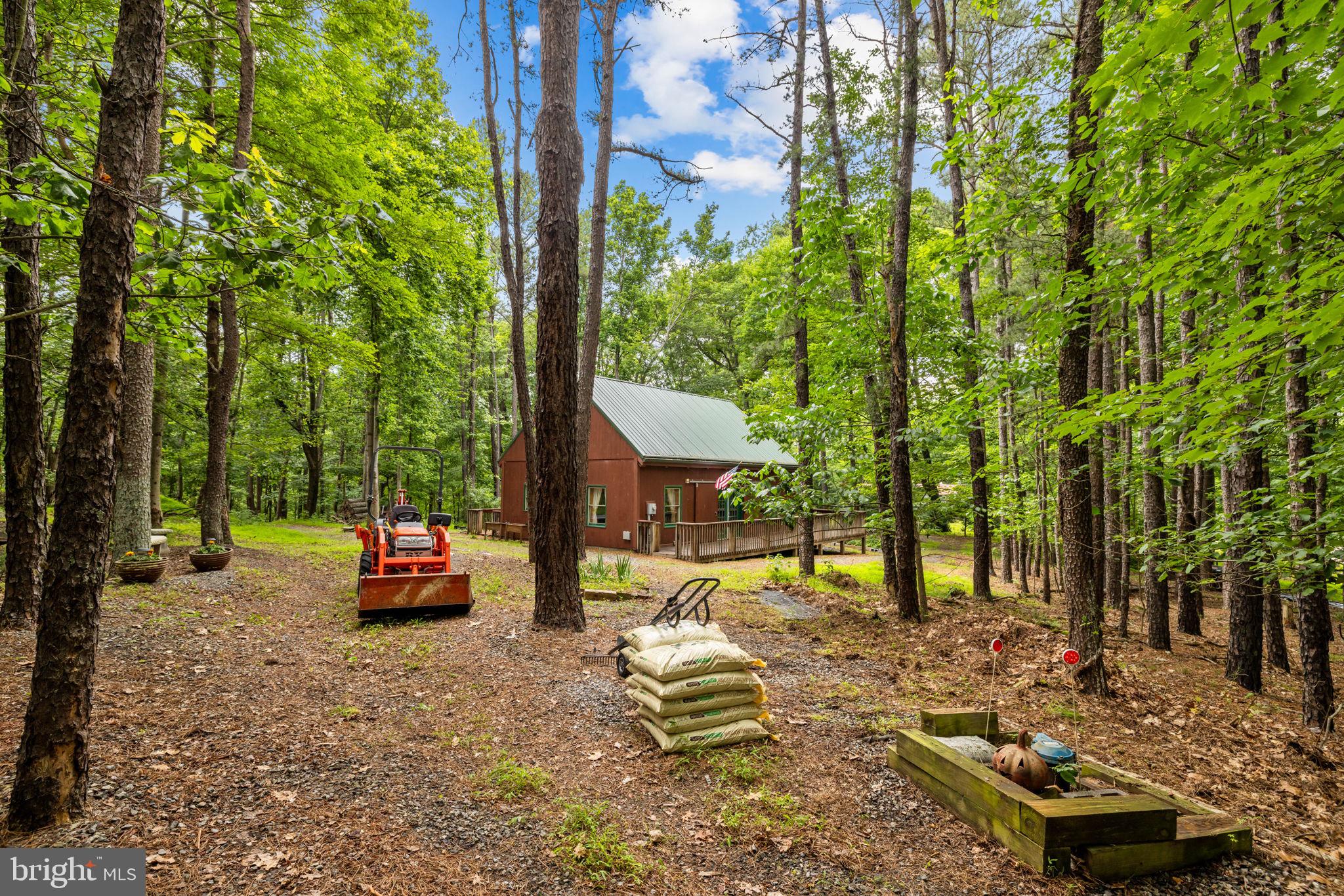 295 CREEKVIEW LANE