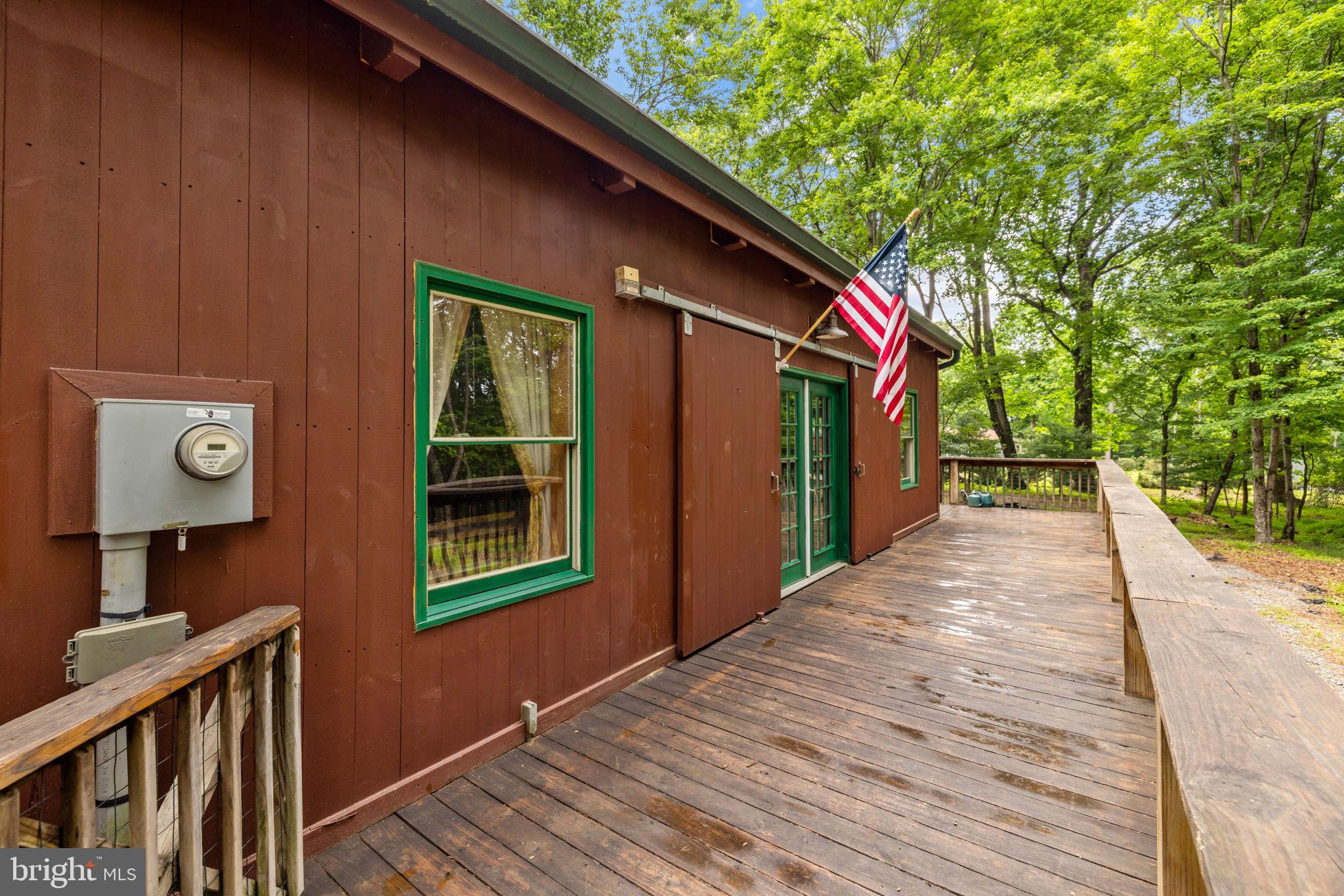 295 CREEKVIEW LANE