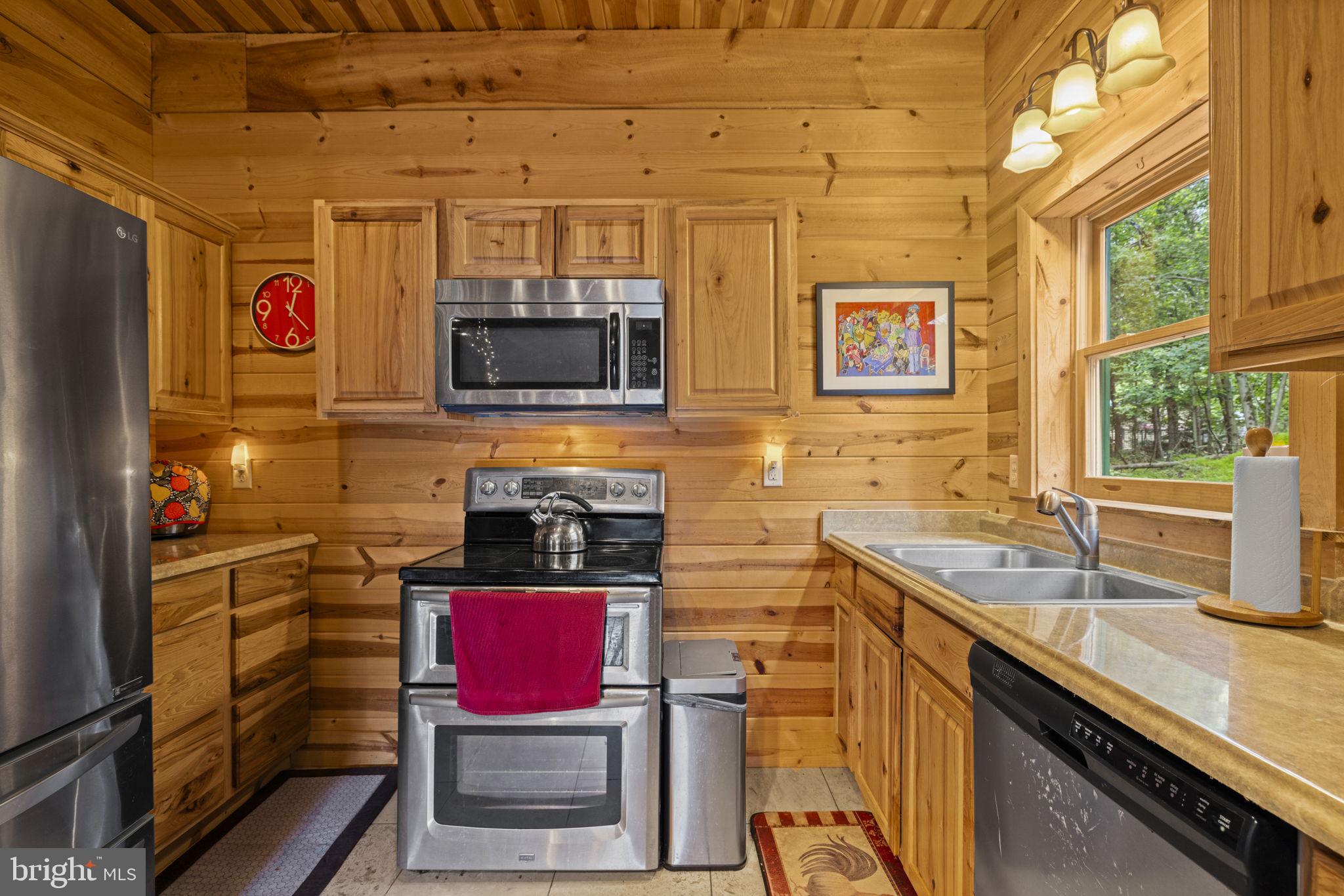 295 CREEKVIEW LANE