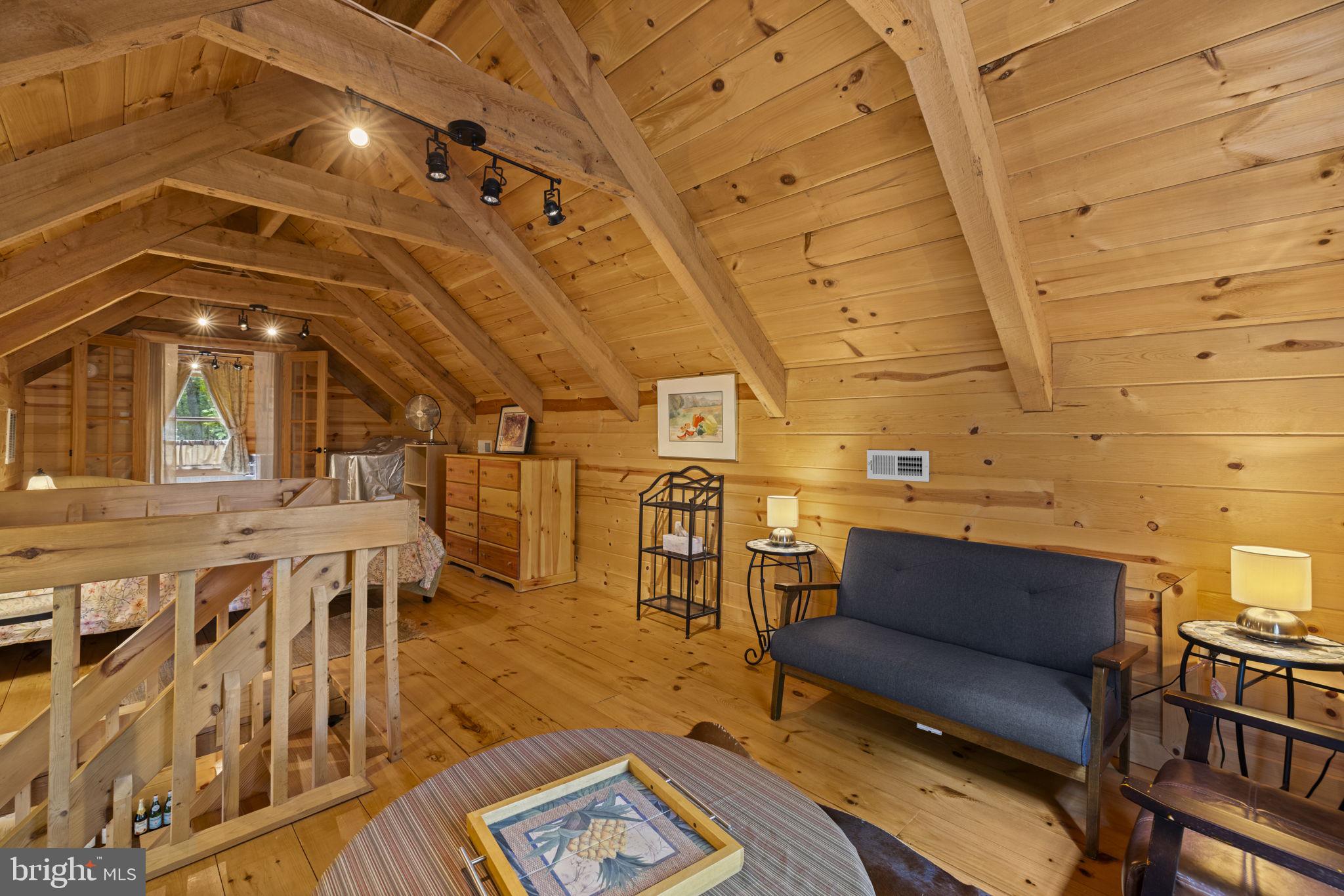 295 CREEKVIEW LANE