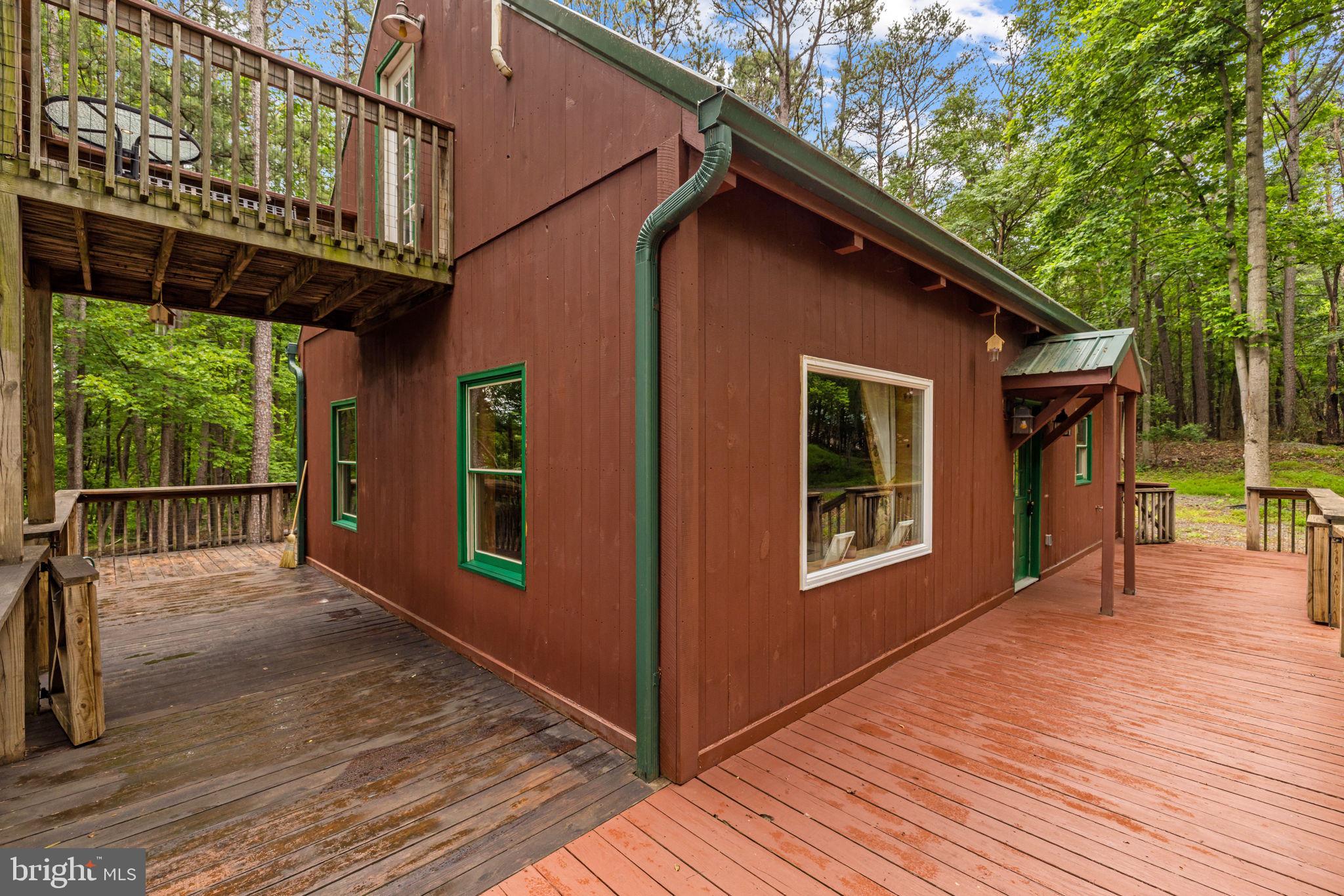 295 CREEKVIEW LANE