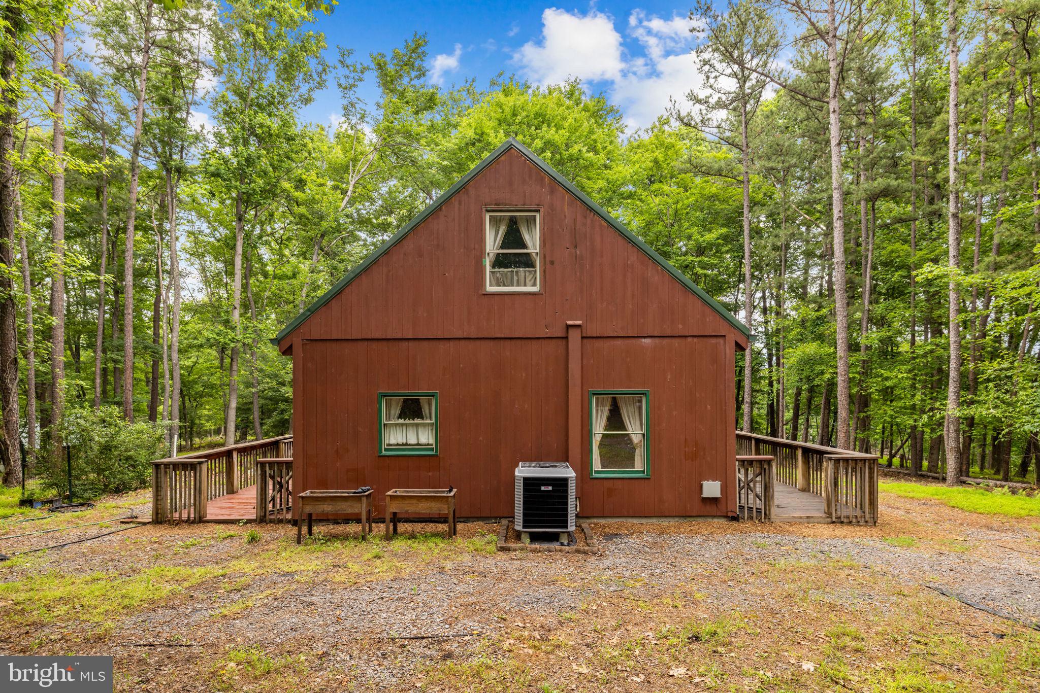 295 CREEKVIEW LANE