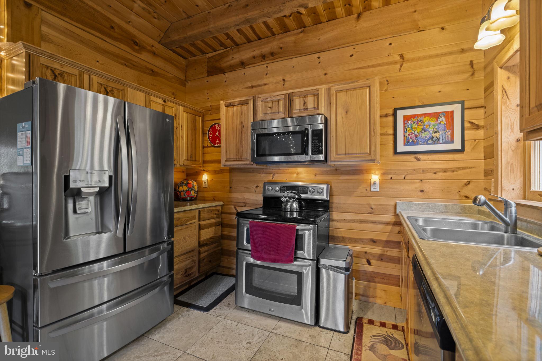 295 CREEKVIEW LANE