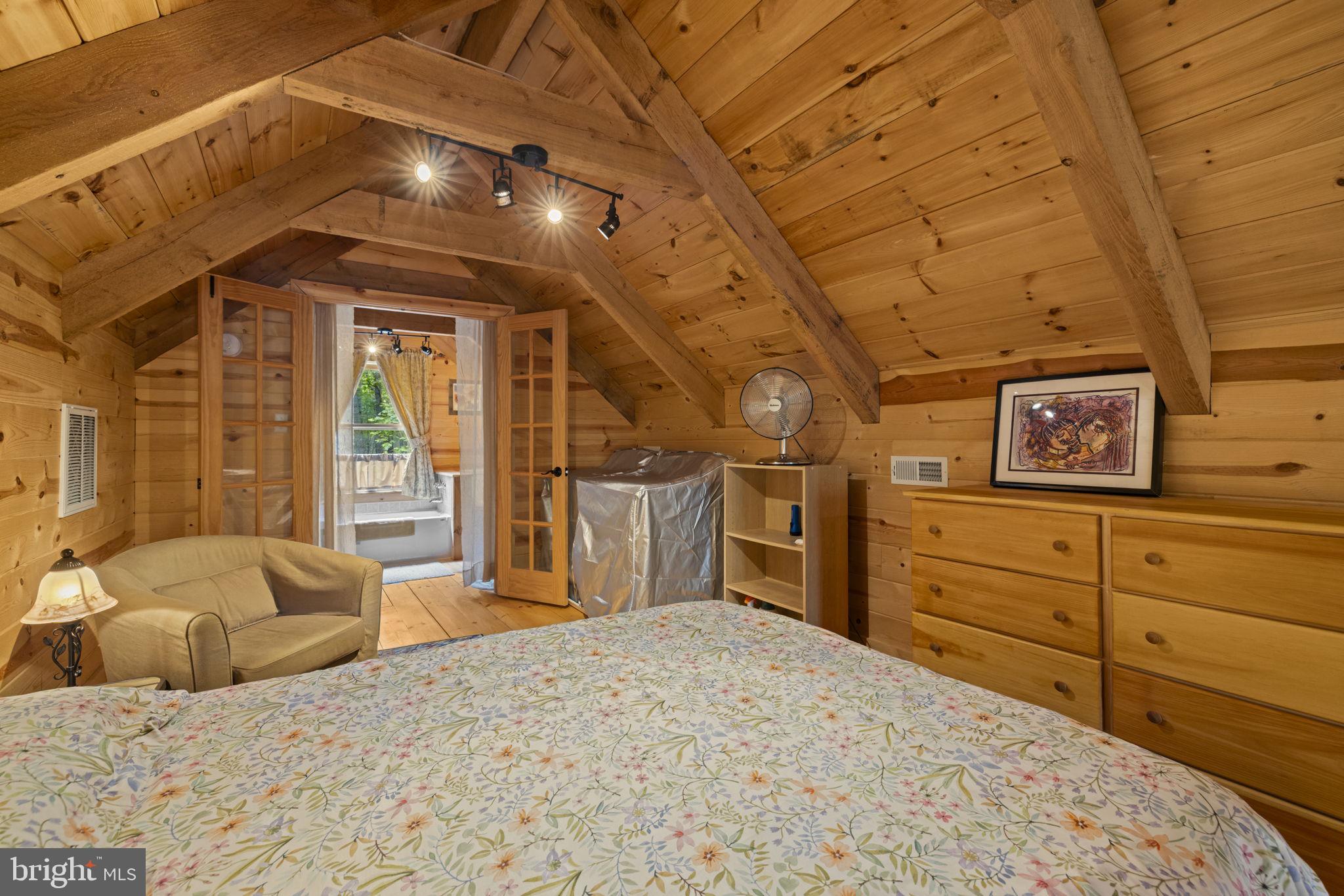 295 CREEKVIEW LANE