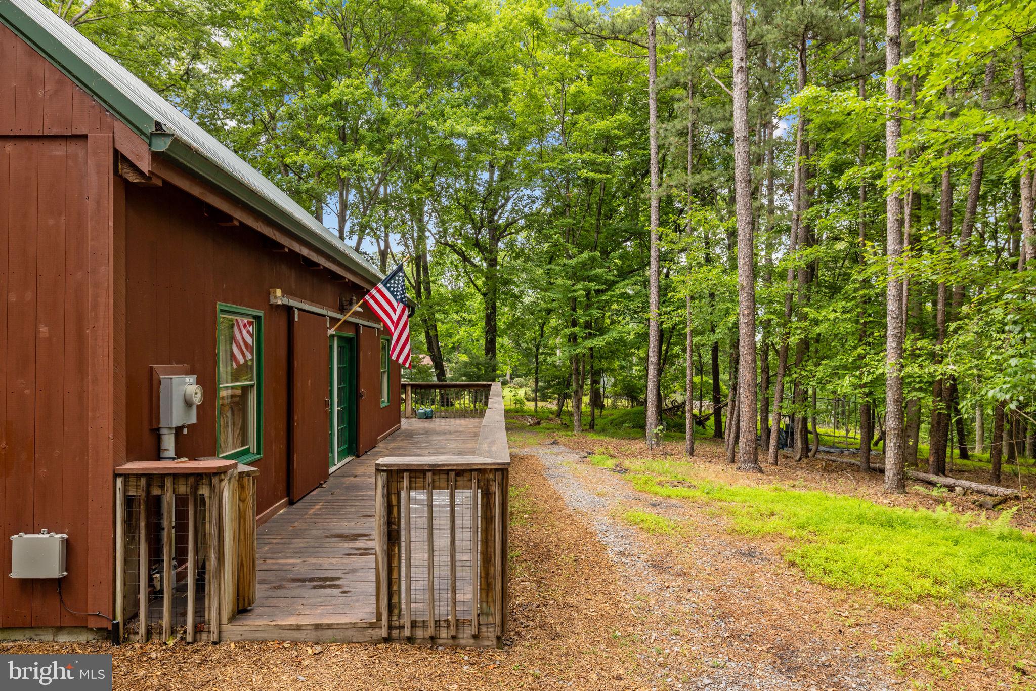 295 CREEKVIEW LANE