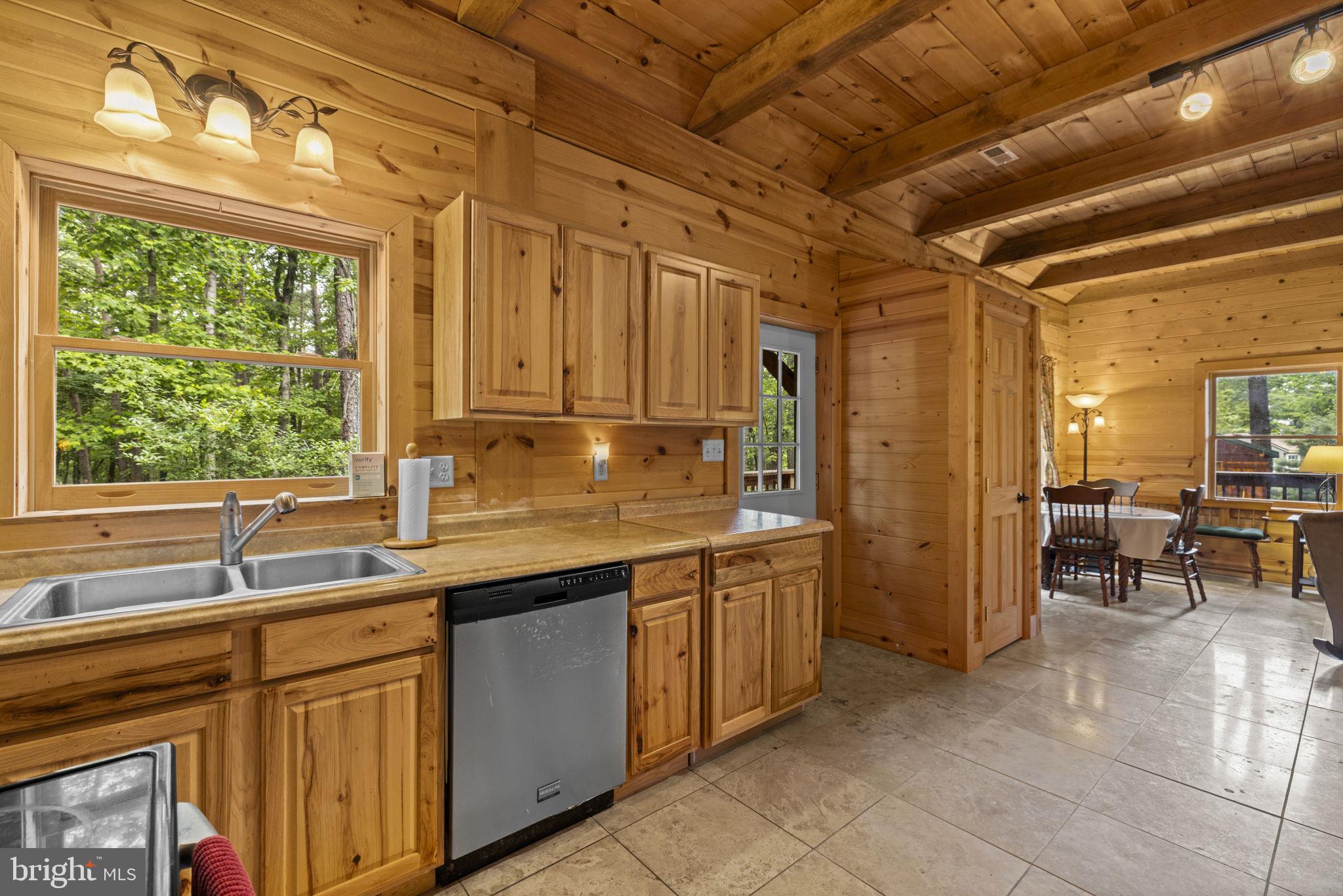 295 CREEKVIEW LANE