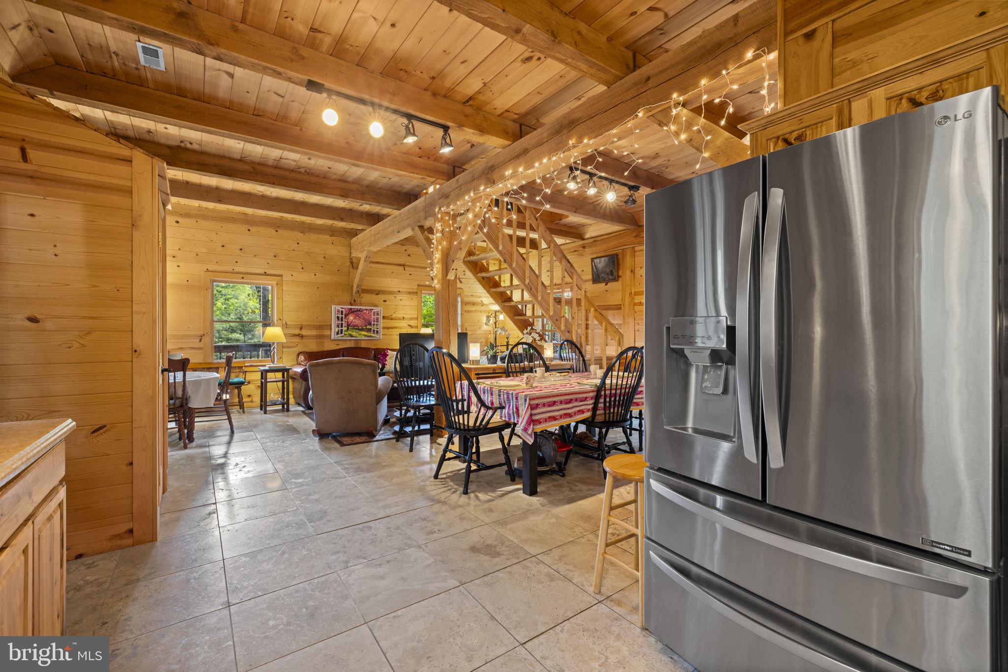 295 CREEKVIEW LANE