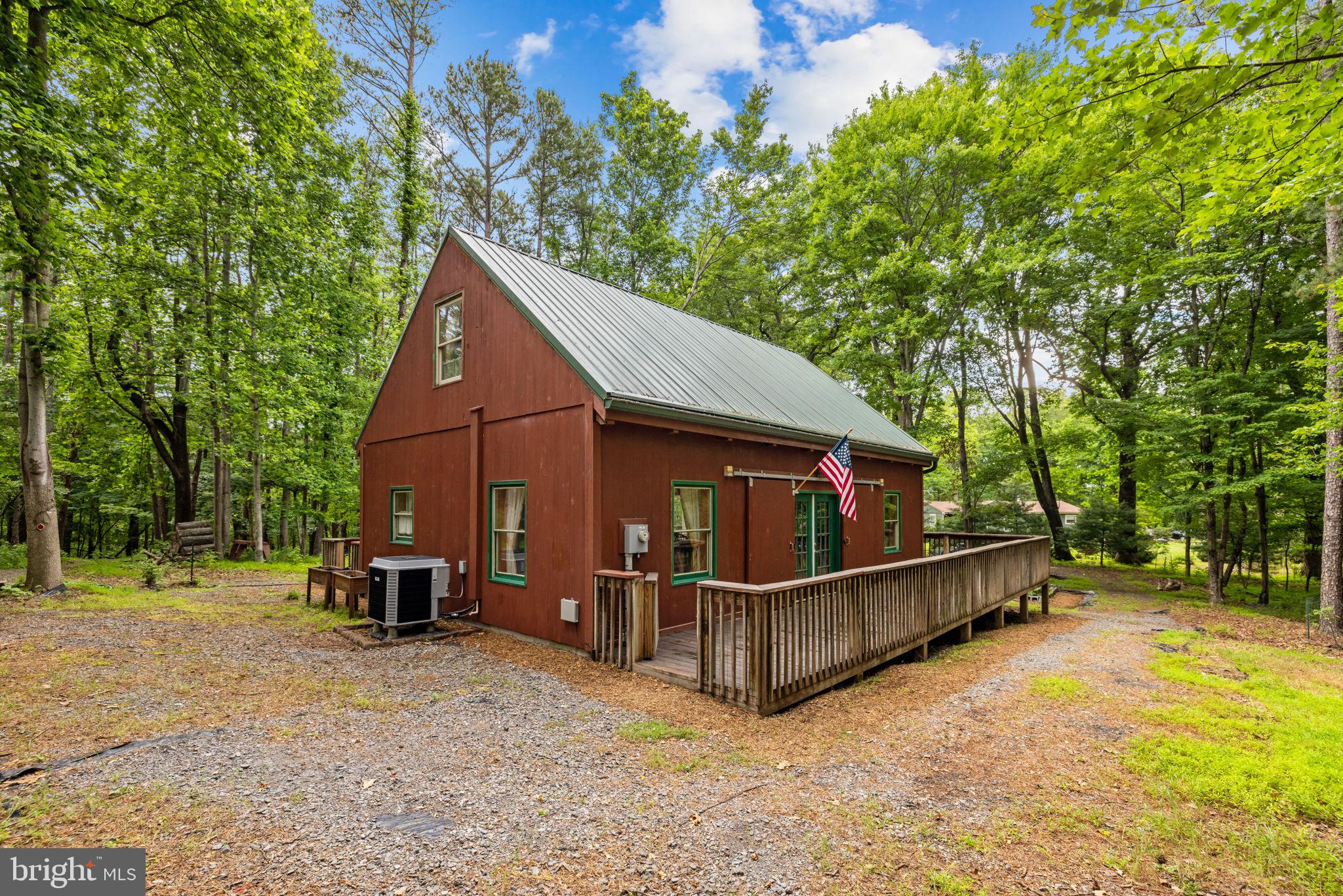 295 CREEKVIEW LANE