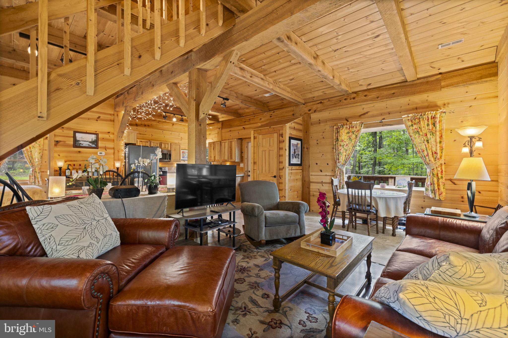 295 CREEKVIEW LANE