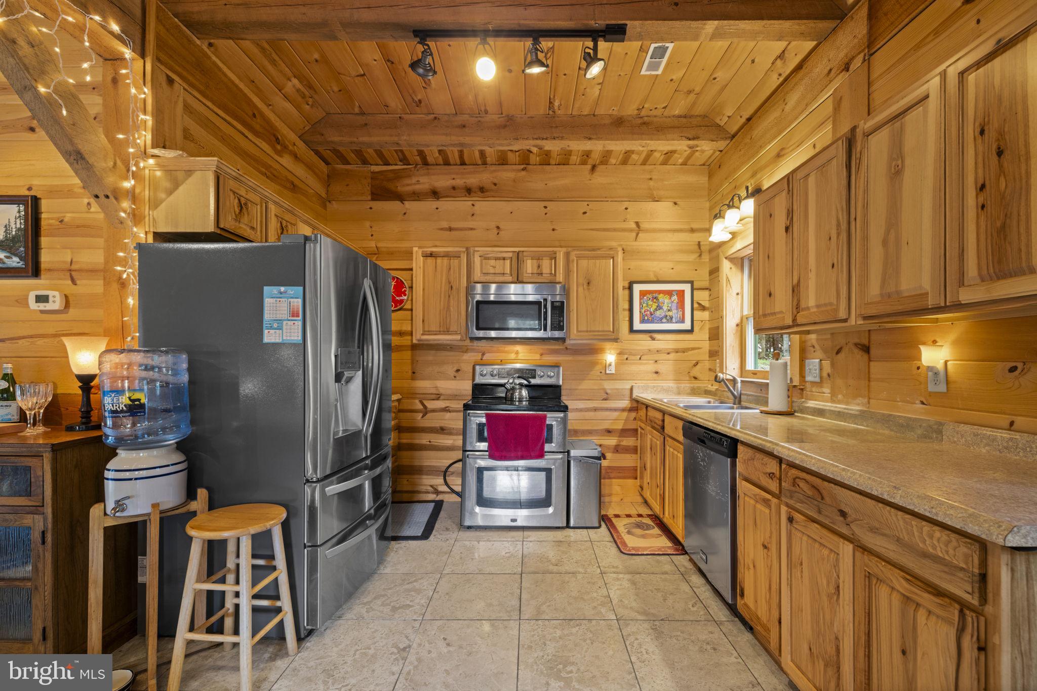 295 CREEKVIEW LANE