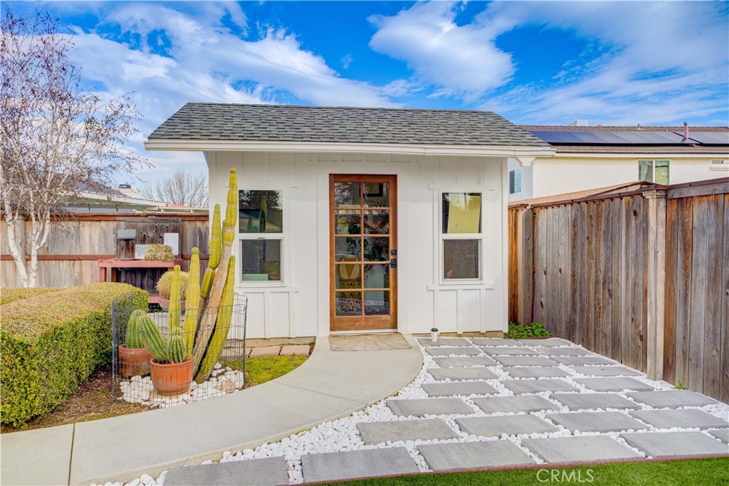 2494 Starling Drive