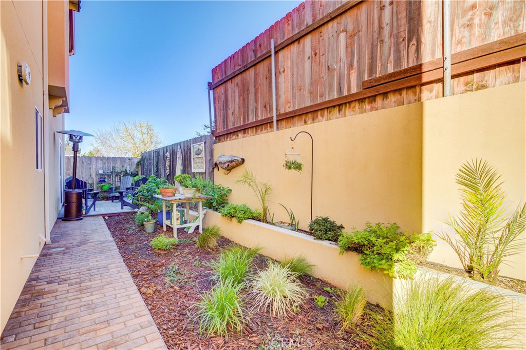 777 Manhattan Avenue