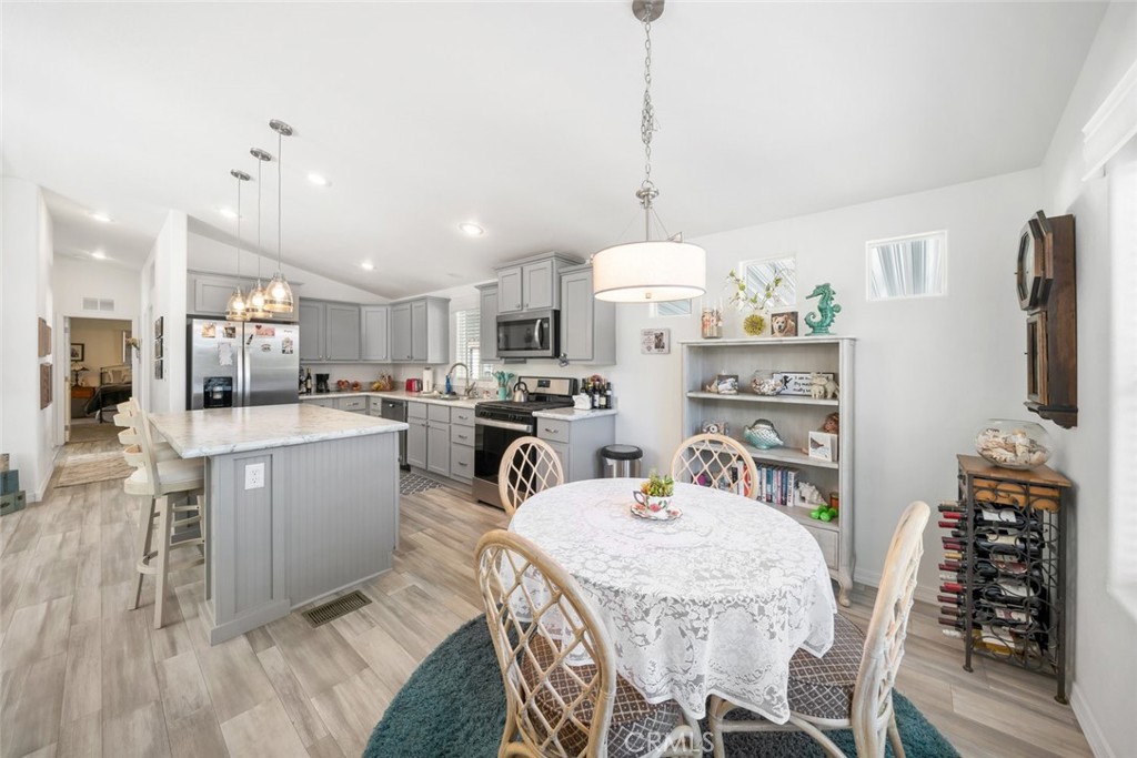 1938 Adelaida Road 34