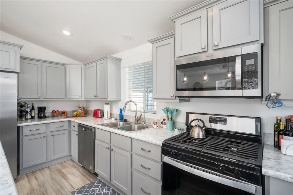 1938 Adelaida Road 34