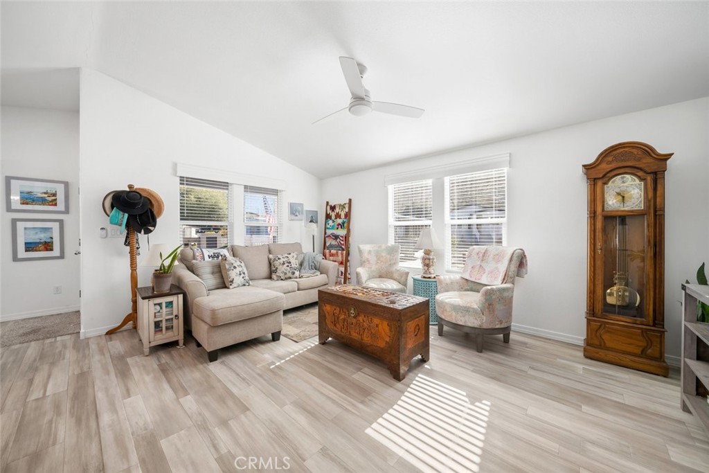 1938 Adelaida Road 34