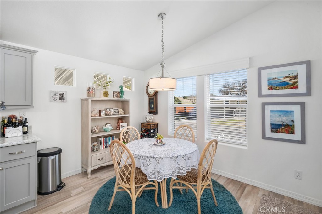 1938 Adelaida Road 34
