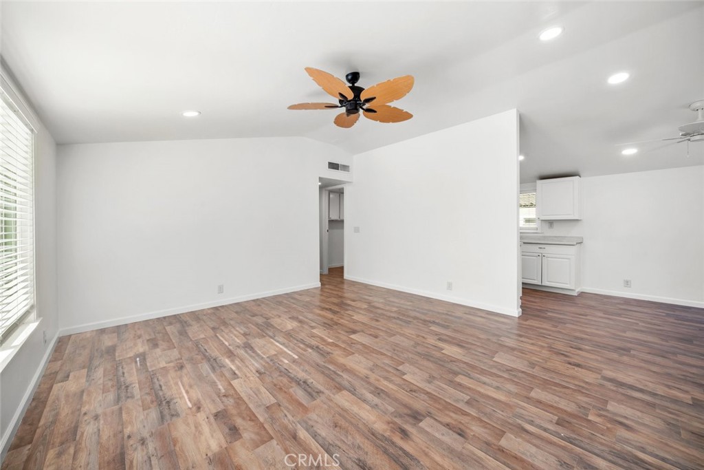 1938 Adelaida Road 40