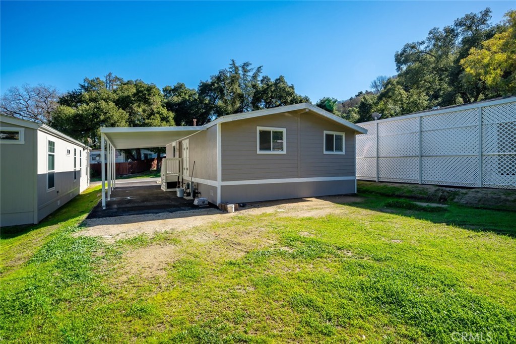 1938 Adelaida Road 40