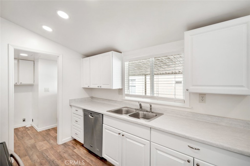 1938 Adelaida Road 40