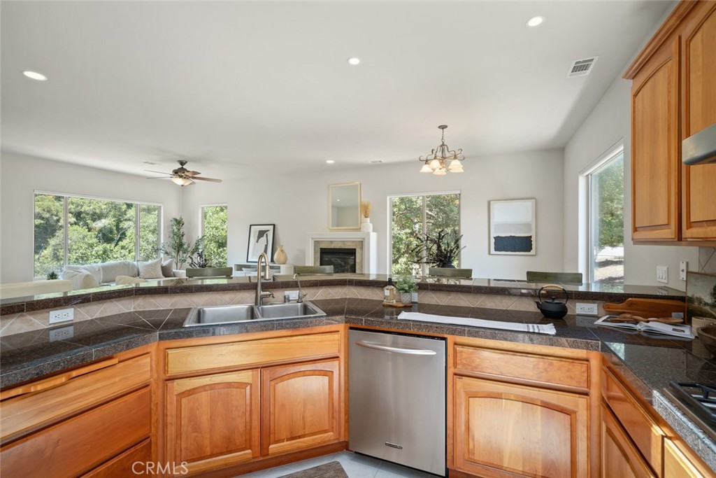 6520 Western Gull Drive