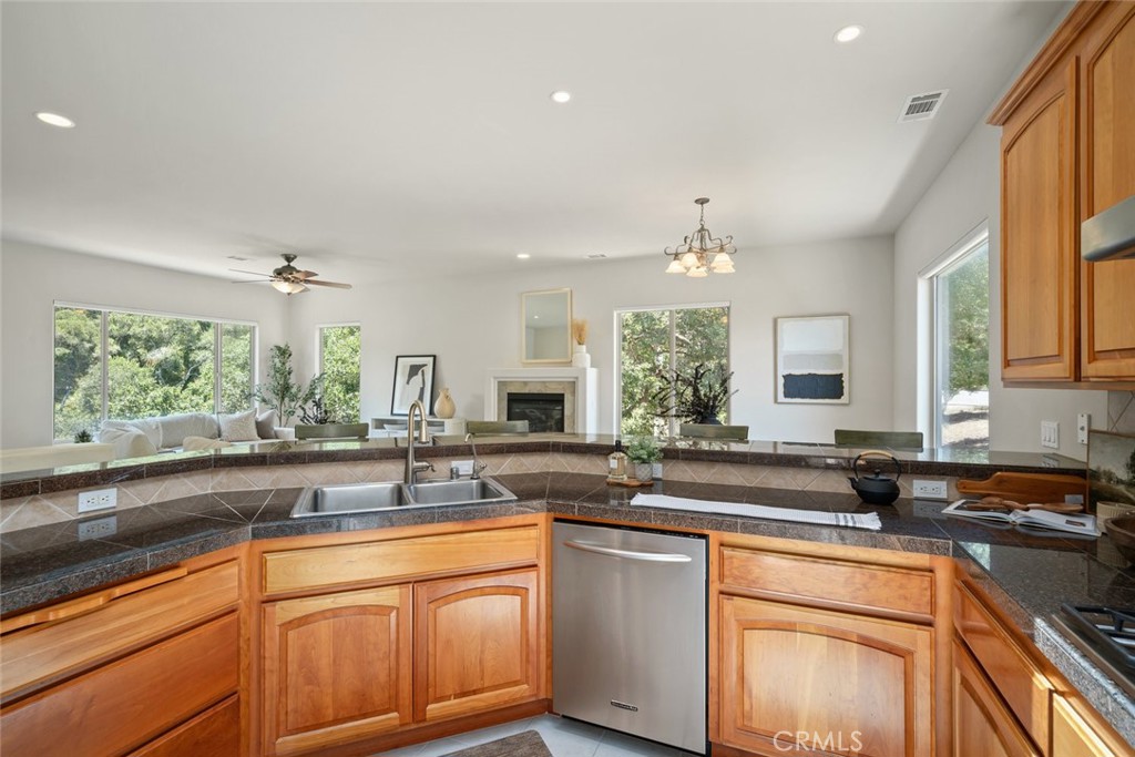 6520 Western Gull Drive