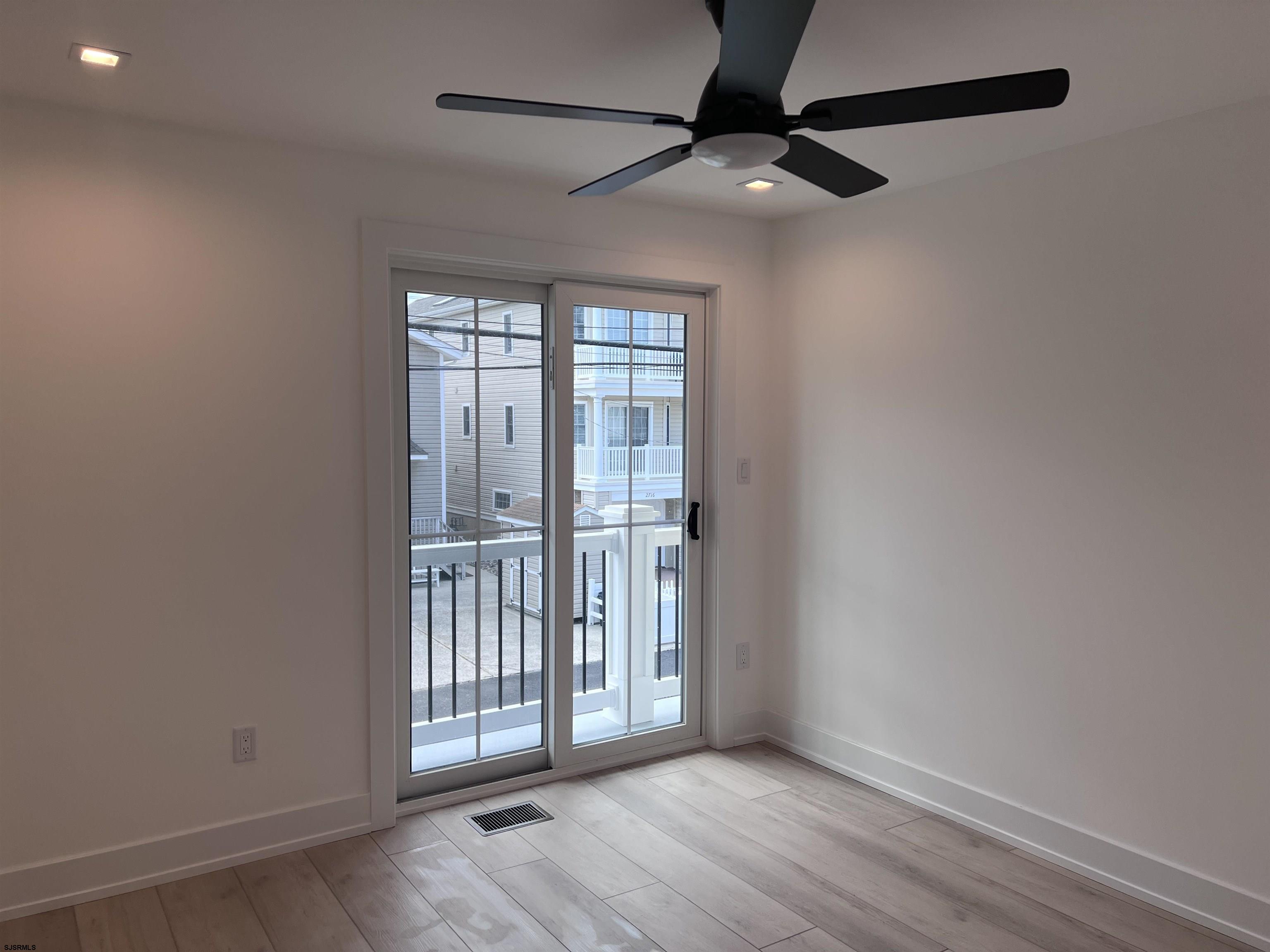 2709 West Ave Unit: 1st Floor