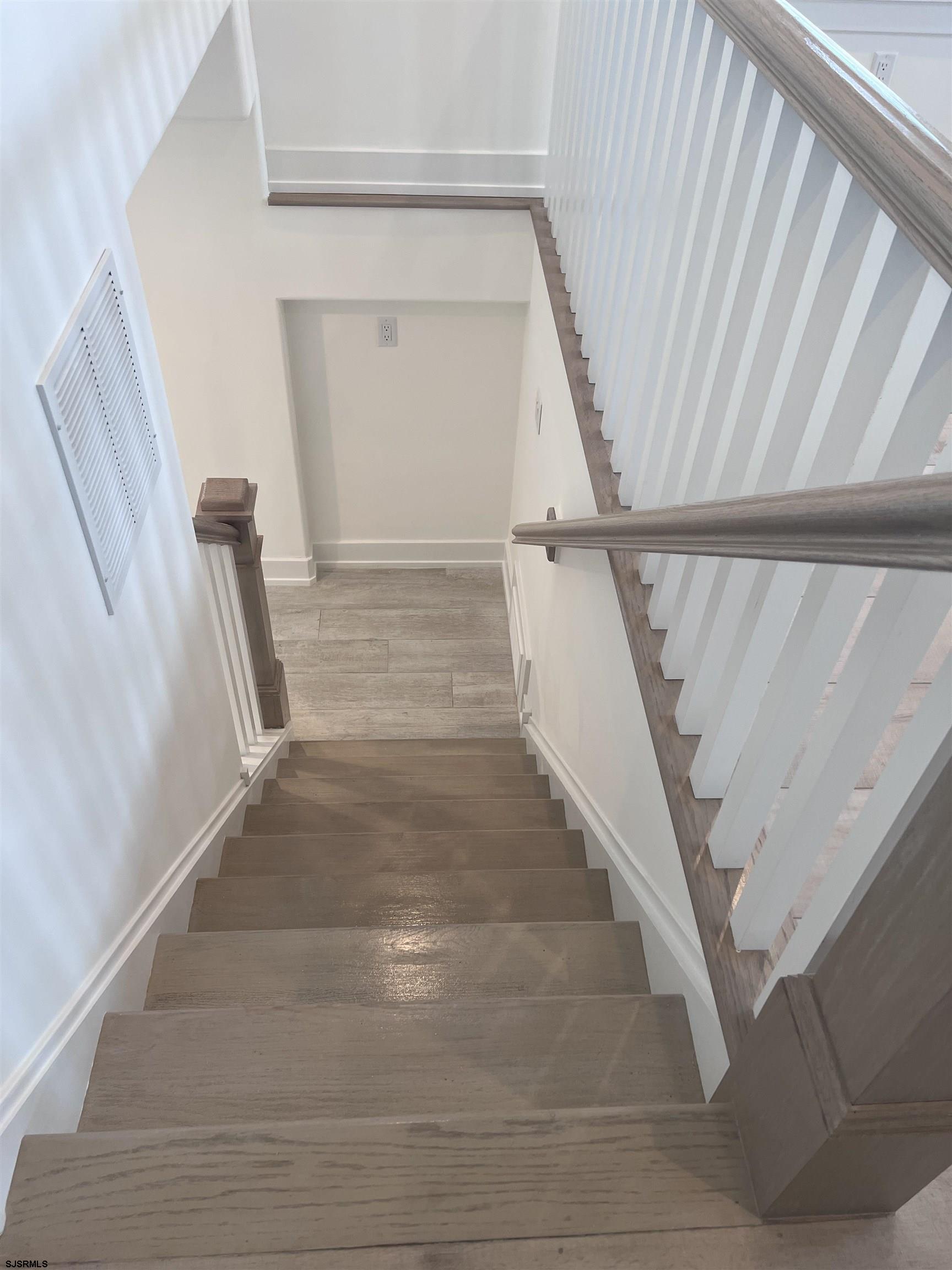 2709 West Ave Unit: 1st Floor