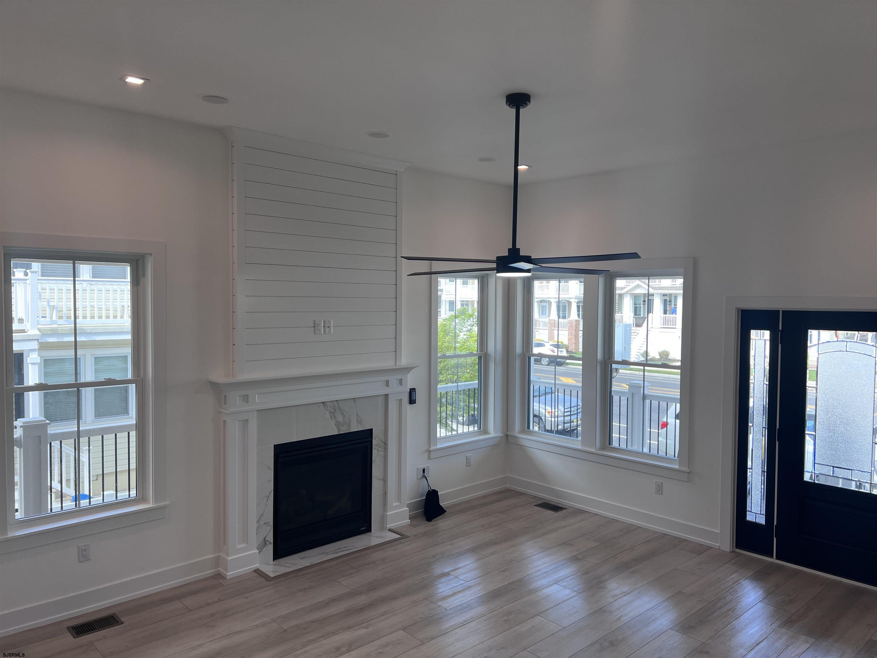 2709 West Ave Unit: 1st Floor